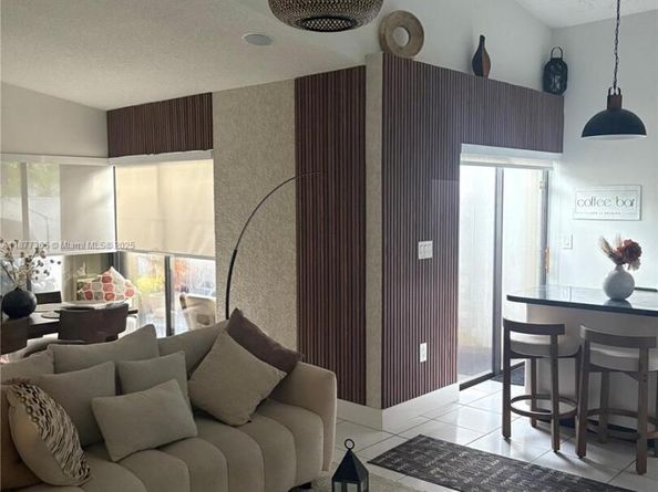 6604 SW 152nd Pl 2604, Miami FL 33193