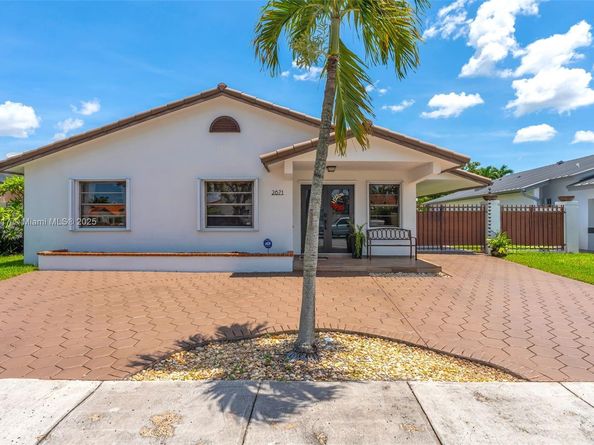 2671 SW 99th Ct, Miami FL 33165