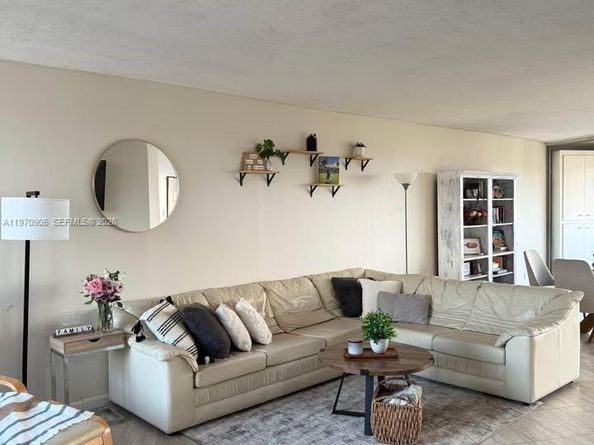 6911 Environ Blvd 8L, Lauderhill FL 33319