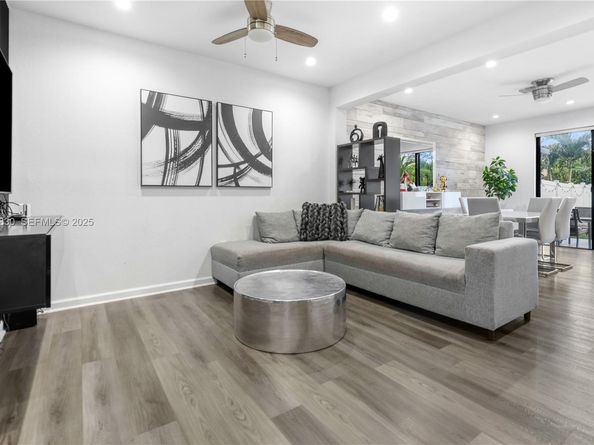 3337 W 91st Ter, Hialeah FL 33018