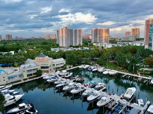 3330 NE 190th St 1112, Aventura FL 33180