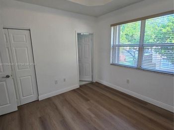 1575 NE 33rd Ave