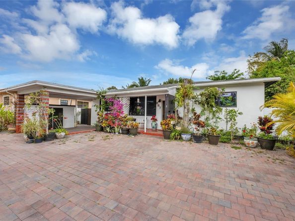 887 NE 145th St, North Miami FL 33161