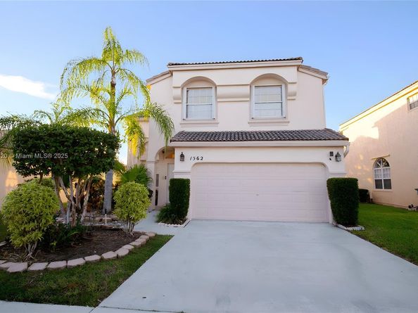 1562 NW 157th Ave, Pembroke Pines FL 33028