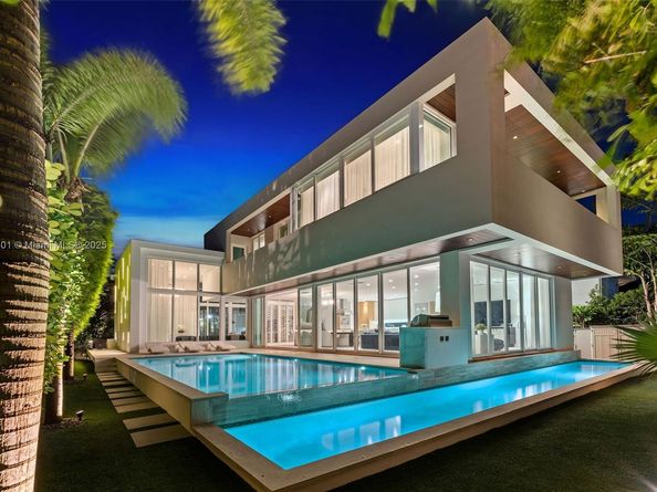 4433 N Bay Rd, Miami Beach FL 33140