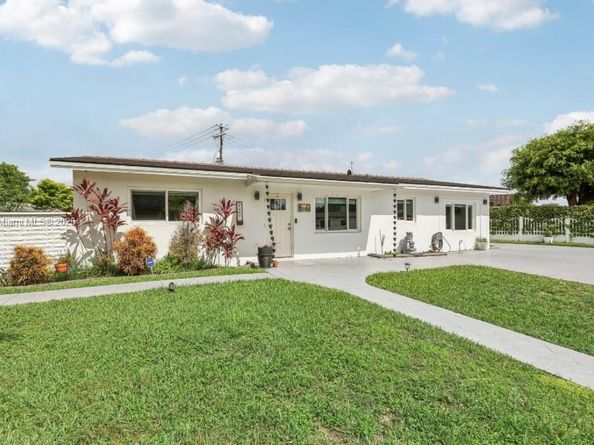 5530 SW 96th Ave, Miami FL 33165