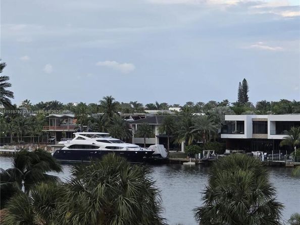 20191 E Country Club Dr 403, Aventura FL 33180