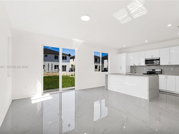 22485 SW 125th Ave 16A, Miami FL 33170