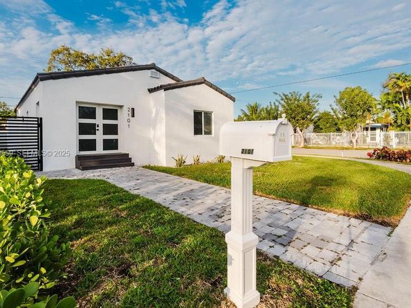 2101 SW 16th Ter, Miami FL 33145