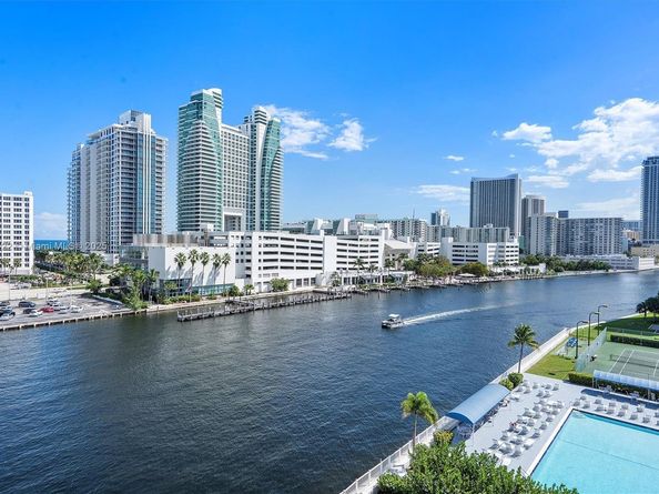 600 Parkview Dr 820, Hallandale Beach FL 33009