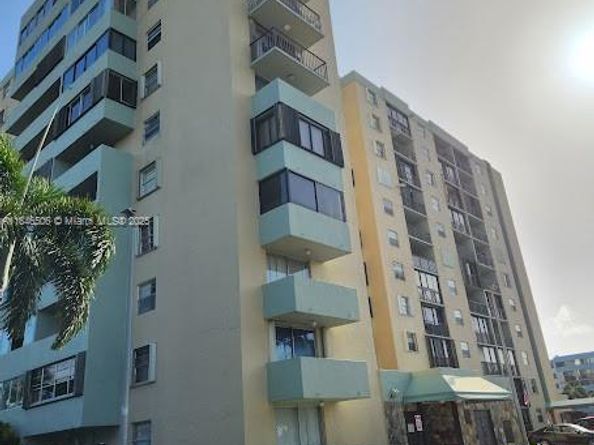5055 NW 7th St 1003, Miami FL 33126
