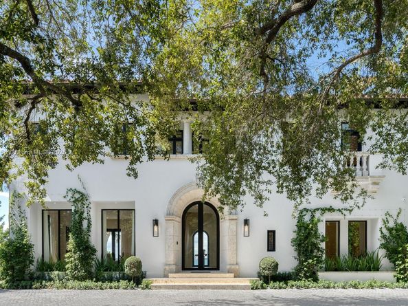 5300 N Bay Rd, Miami Beach FL 33140