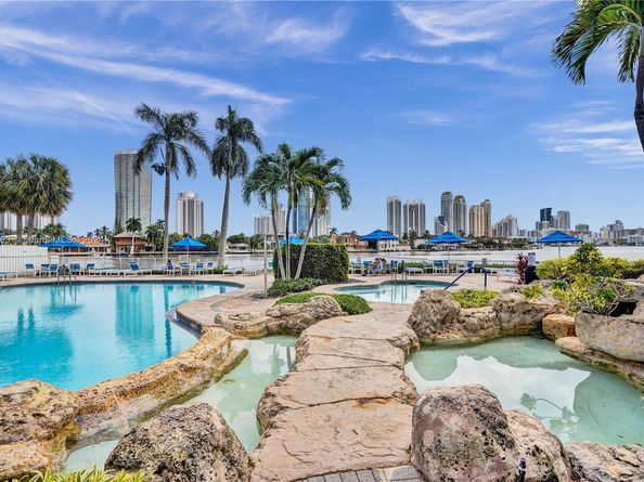 19101 NE 36th Ct 902, Aventura FL 33180