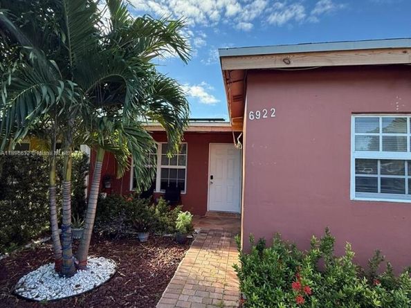6922 SW 18th Ct, North Lauderdale FL 33068