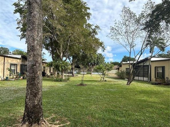 534 Briarwood Cir 148, Hollywood FL 33024