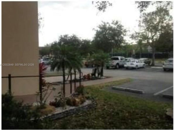 1401 SW 134th Way 106C, Pembroke Pines FL 33027