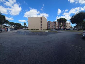 13707 Kendale Lakes Cir