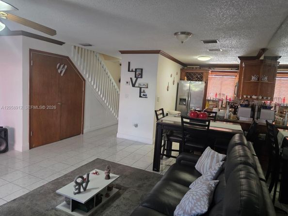 8085 NW 8th St 6, Miami FL 33126