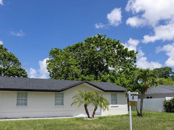 355 SW 17th Ave, Homestead FL 33030