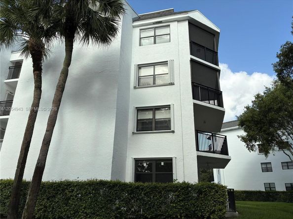 Undisclosed Address #A12054943, Weston FL 33326
