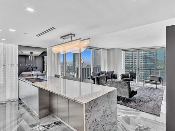 475 Brickell Ave 2715, Miami FL 33131