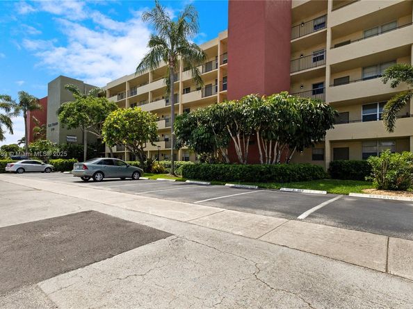 2400 NE 10th St 104, Pompano Beach FL 33062