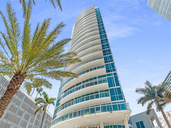 480 NE 30th St 1807, Miami FL 33137