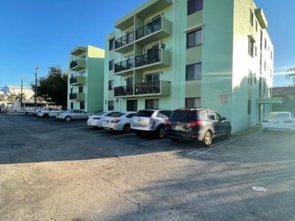 1530 SW 2nd St 105, Miami FL 33135