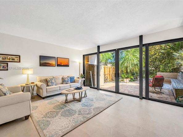 7018 SW 53rd Ln, Miami FL 33155