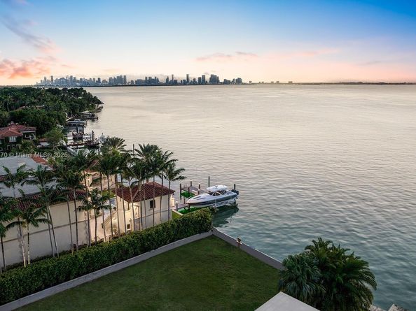 5226 N Bay Rd, Miami Beach FL 33140