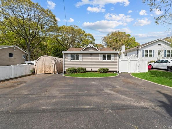 164 Dare Road, Selden NY 11784