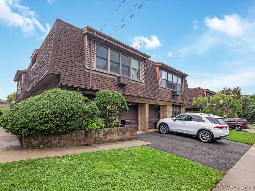 61-26 233rd Street, Oakland Gardens NY 11364