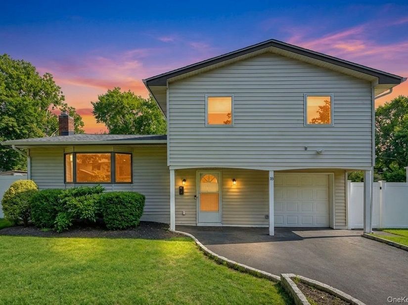 18 Catherwood Crescent, Melville NY 11747