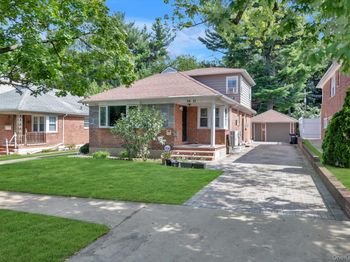 56-21 E Hampton Boulevard