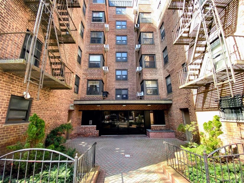 32-23 90th Street 405, East Elmhurst NY 11369