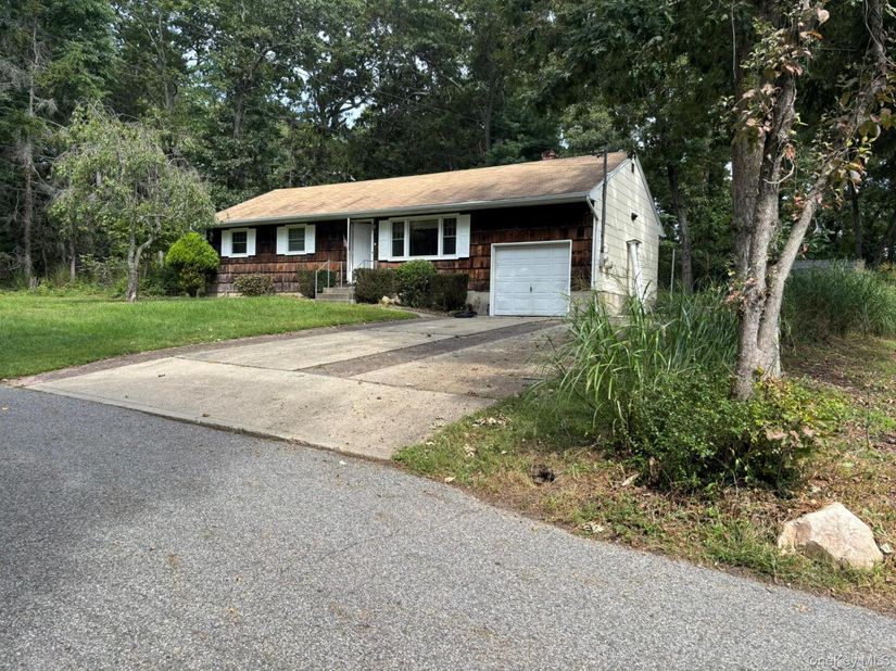 219 Shafter Street, Islandia NY 11749