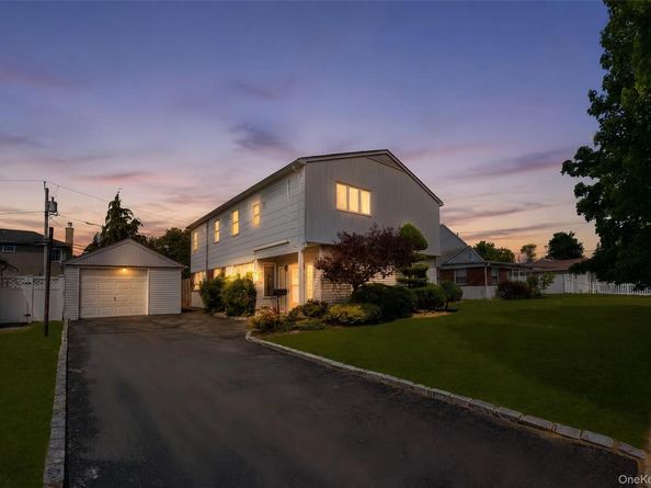 394 Warwick Road, East Meadow NY 11554