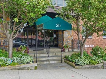 25 Franklin Avenue