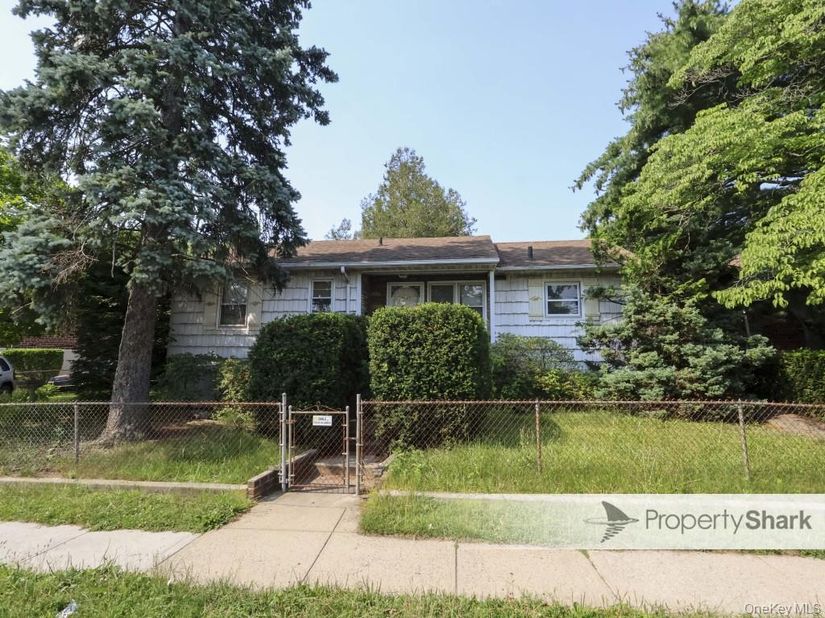 3140 Country Club Road, Bronx NY 10465