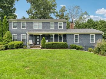 6 Pebble Hill Court