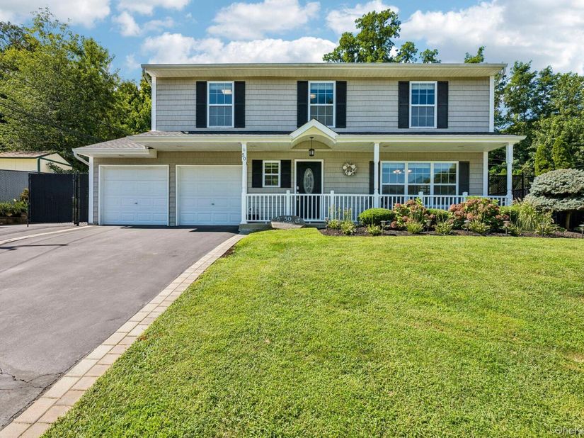 50 Gristmill Drive, Kings Park NY 11754