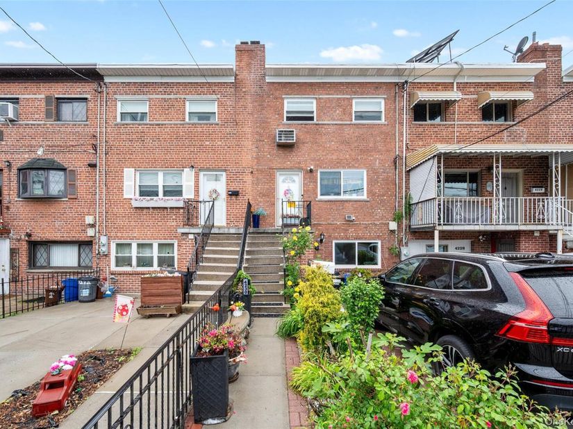 4230 E Tremont Avenue, Bronx NY 10465