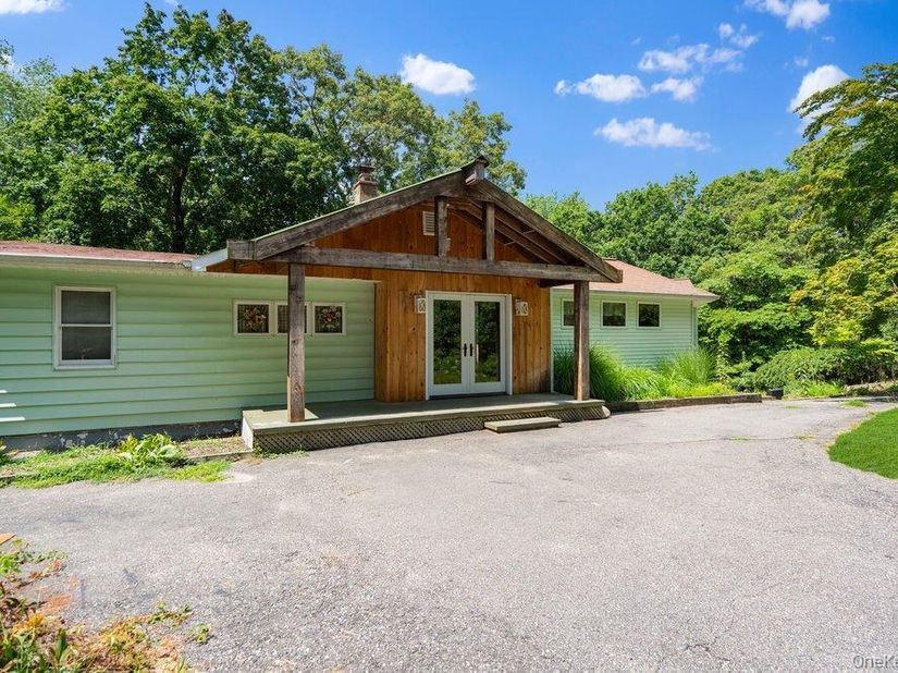 64 Sally Lane, Ridge NY 11961