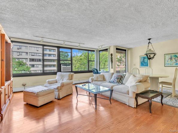 166-10 Powells Cove Boulevard 5D, Beechhurst NY 11357