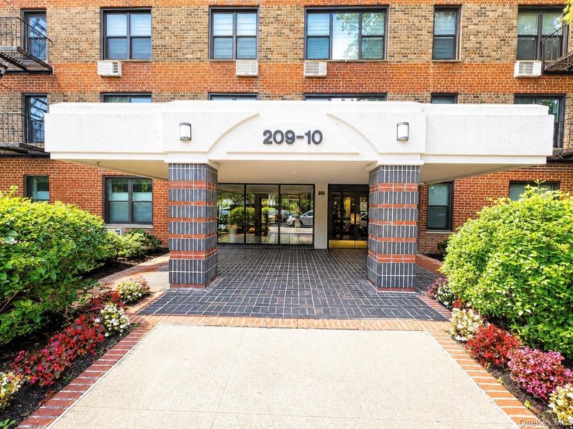 209-10 41st Ave 3N, Bayside NY 11361
