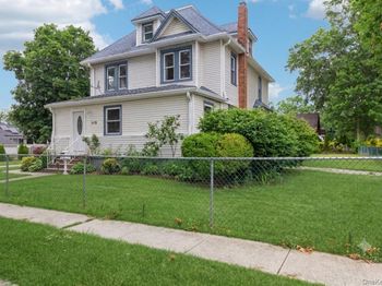 112 Woods Avenue