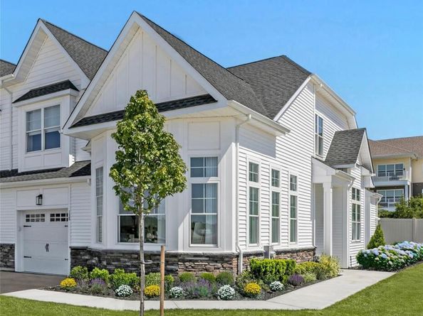 118 Juniper Lane 31, Yaphank NY 11980