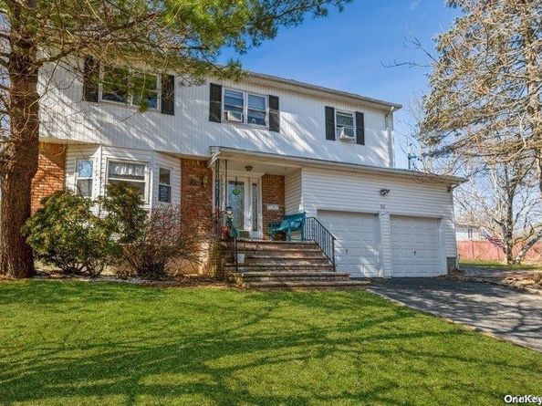 93 Beacon Hill Road, Port Washington NY 11050