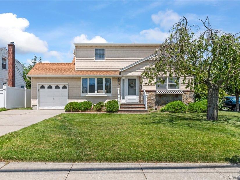 29 Edward Street, Bethpage NY 11714