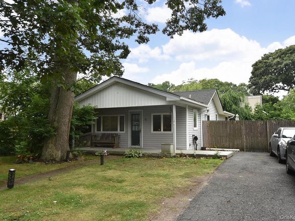 38 Balaton Avenue, Ronkonkoma NY 11779